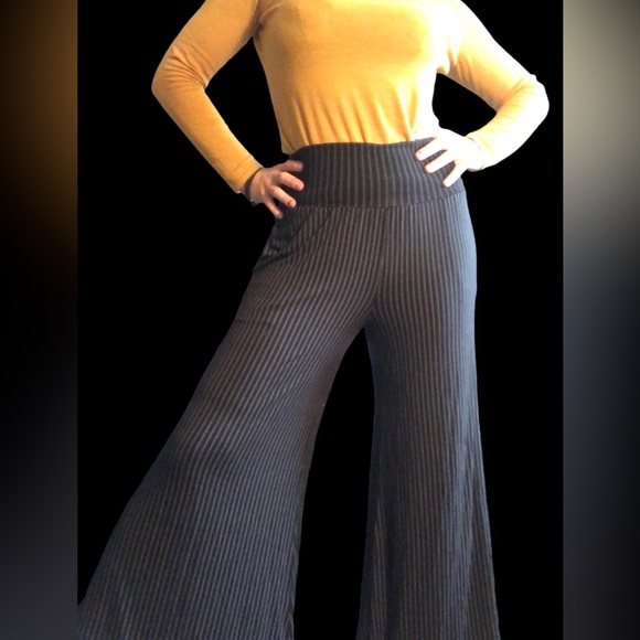 Blue sky, pinstripe 10 to 12 palazzo pant black wide leg - Picture 2 of 8